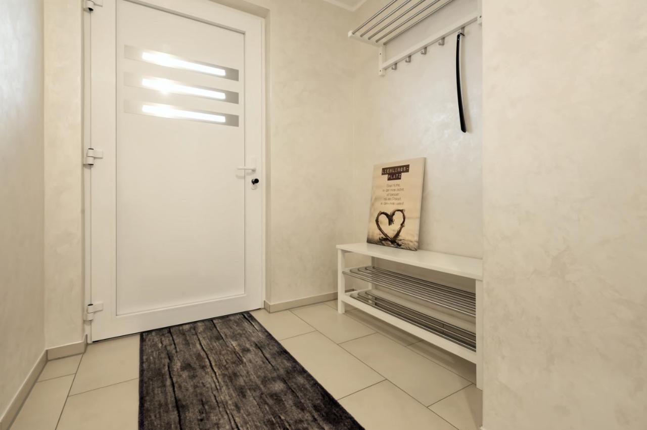 Modern Wohnen I Smart Tv I Terrasse I 2X Parkplatz I 2 Schlafzimmer I 6 Schlafplaetze Бад-Эйнхаузен Экстерьер фото
